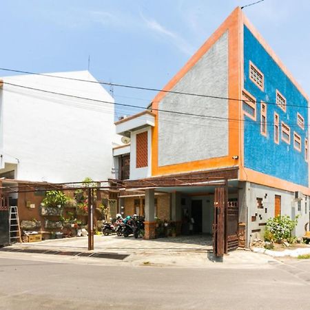 Reddoorz Syariah Near Stadion Manahan Solo 2 Kültér fotó