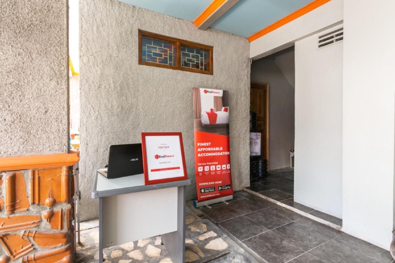Reddoorz Syariah Near Stadion Manahan Solo 2 Kültér fotó