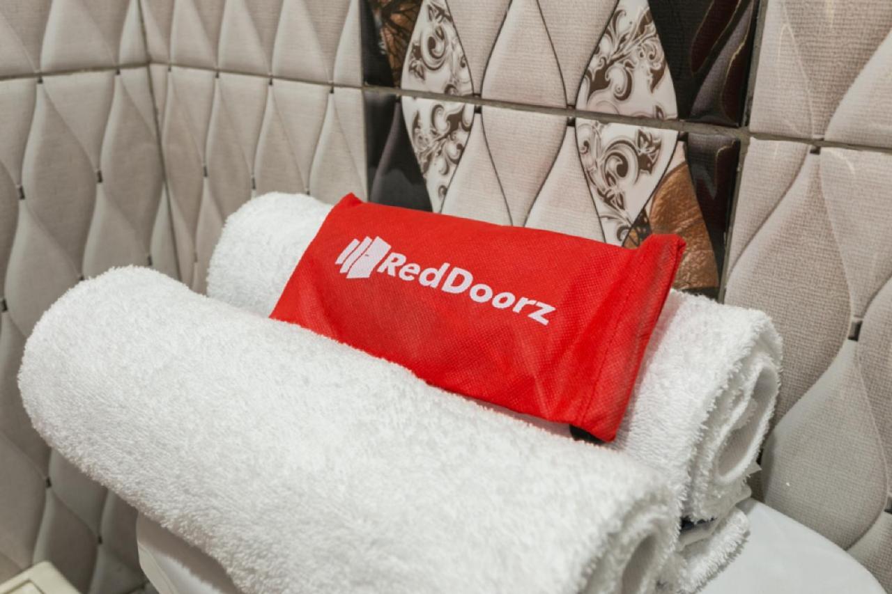 Reddoorz Syariah Near Stadion Manahan Solo 2 Kültér fotó