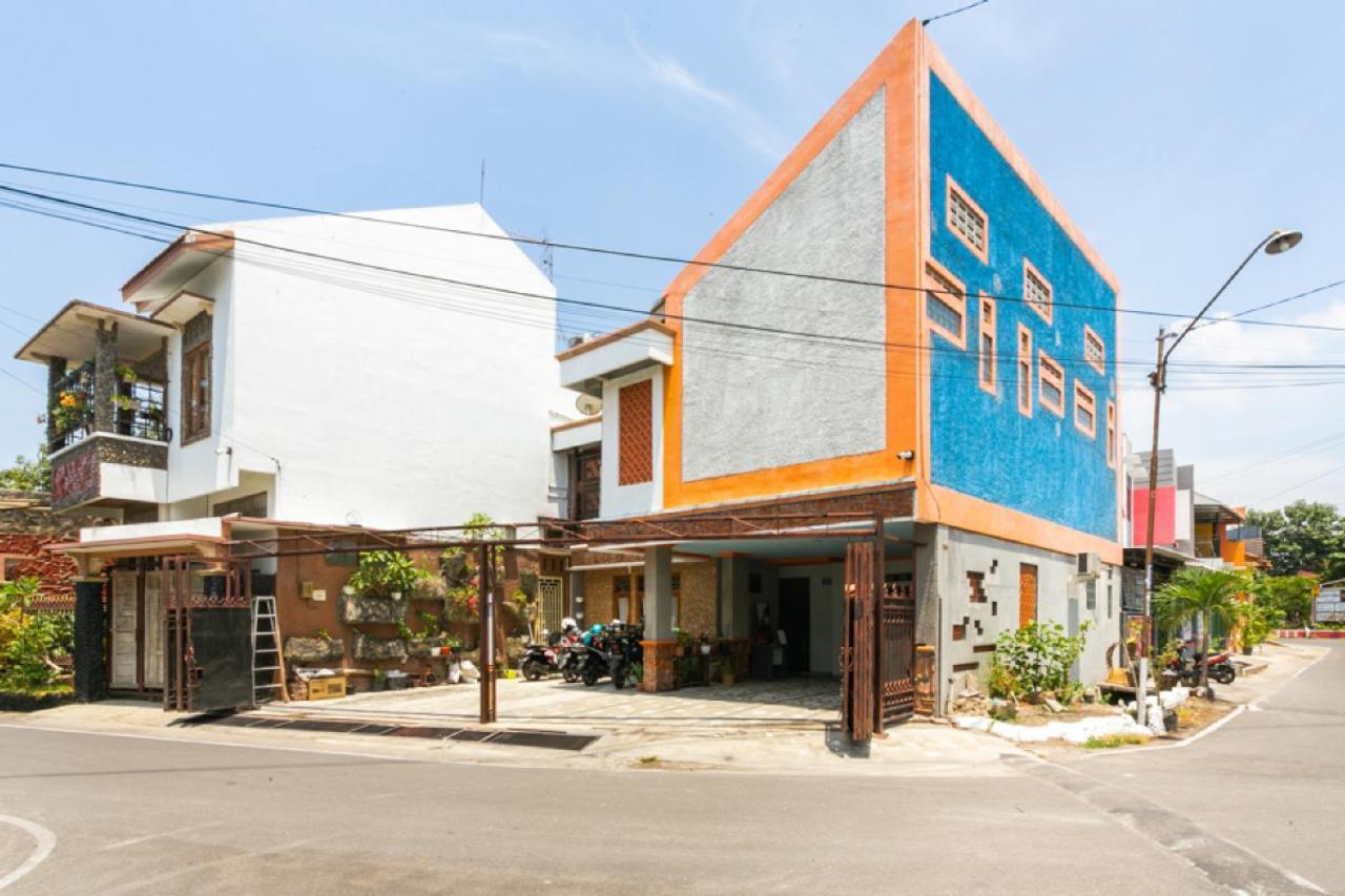 Reddoorz Syariah Near Stadion Manahan Solo 2 Kültér fotó
